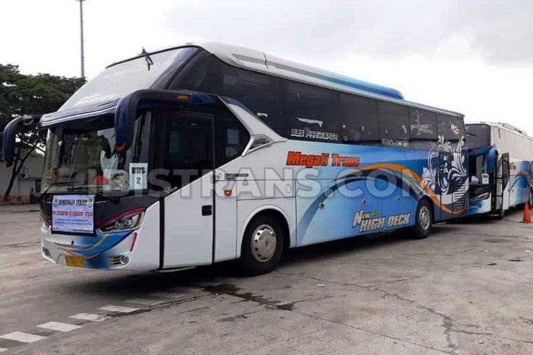 Raja Jalan Raya: Mengupas Dunia Bus Pariwisata 70 Orang