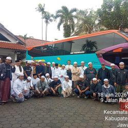 bus pariwisata toilet didalam - 2