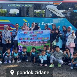 bus pariwisata toilet didalam - 4