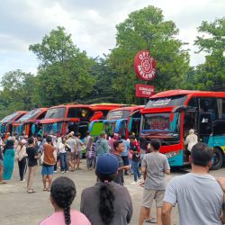 bus pariwisata toilet didalam - 5